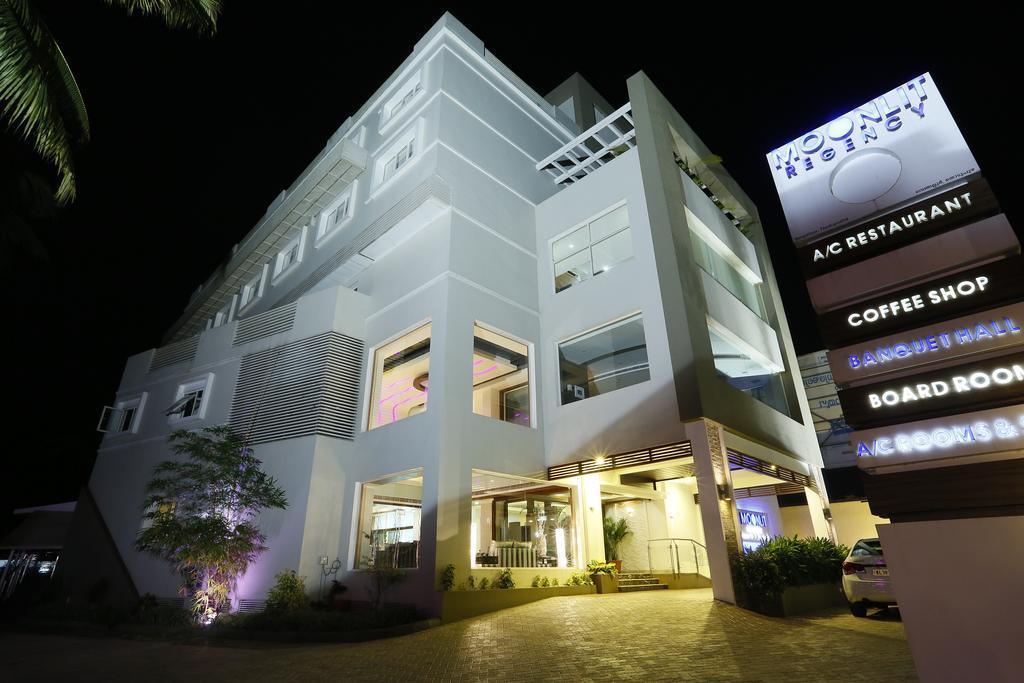 Hotel Moonlit Regency Thodupuzha Dış mekan fotoğraf