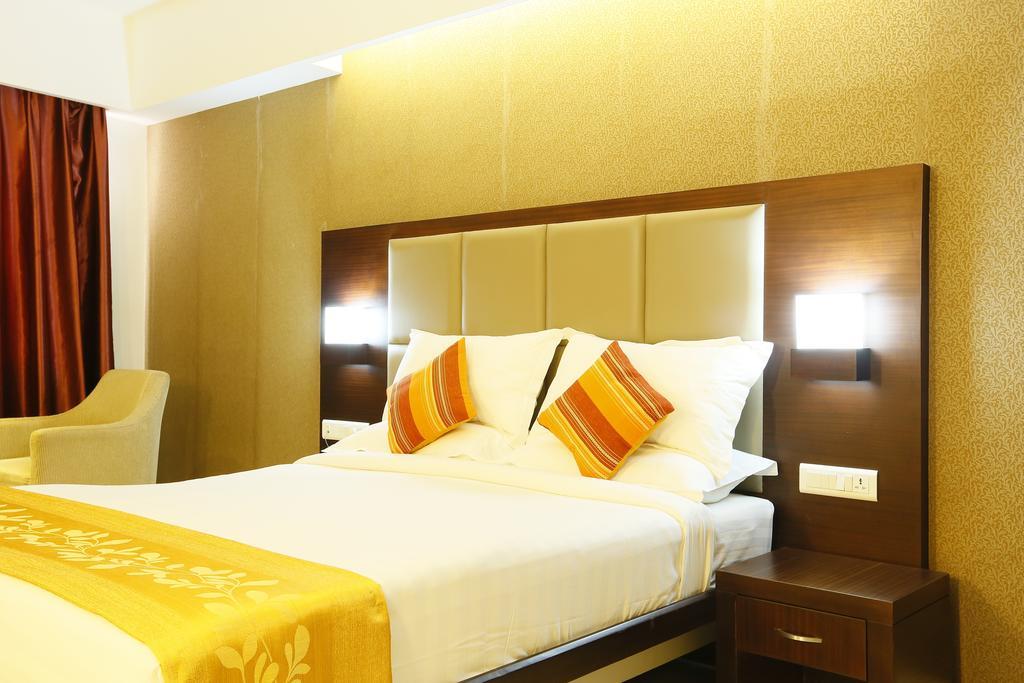 Hotel Moonlit Regency Thodupuzha Dış mekan fotoğraf
